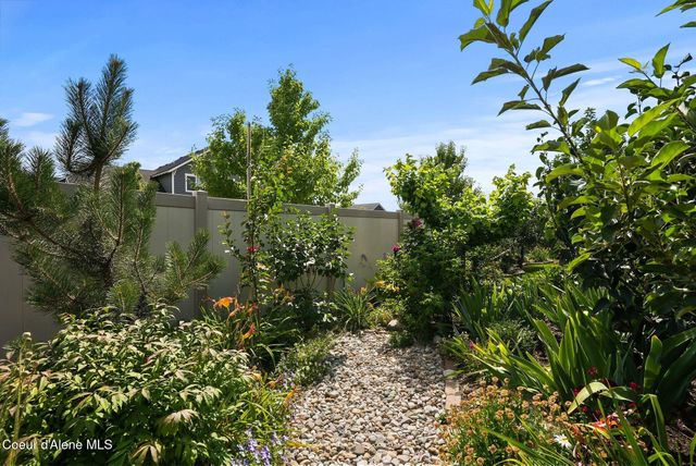 7996 N Hibiscus Lane, Coeur D'alene, ID 83814