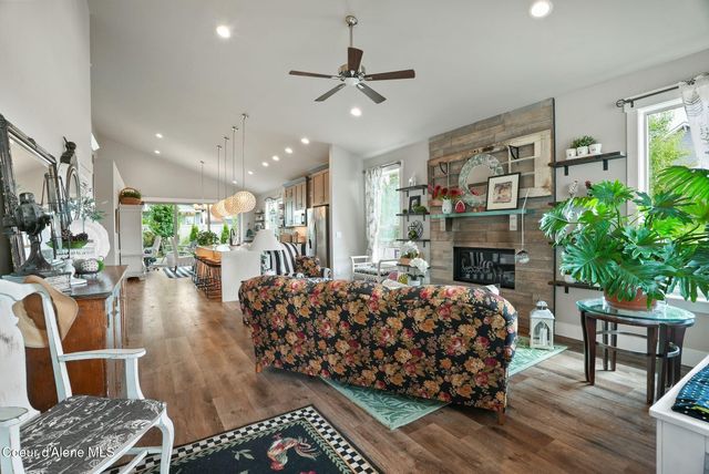 7996 N Hibiscus Lane, Coeur D'alene, ID 83814