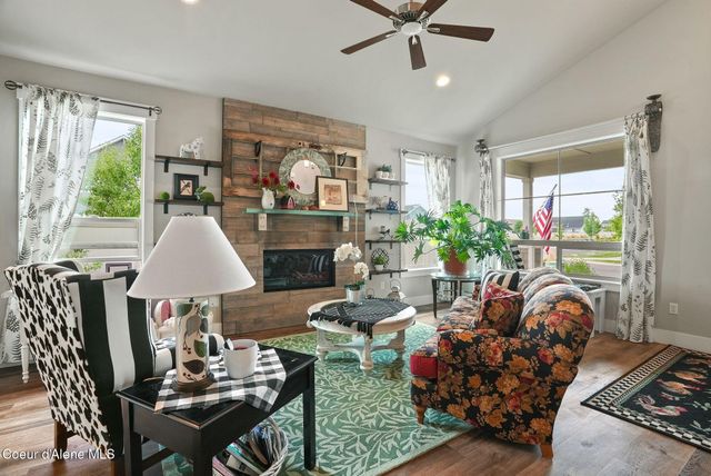 7996 N Hibiscus Lane, Coeur D'alene, ID 83814