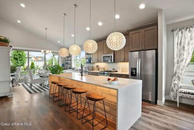 7996 N Hibiscus Lane, Coeur D'alene, ID 83814