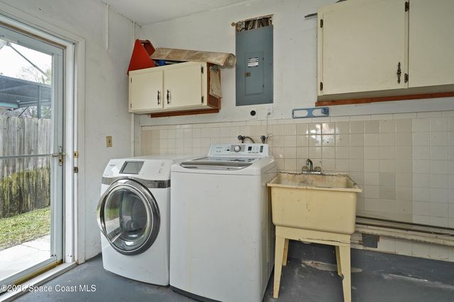 250 Viscount Avenue, Merritt Island, FL 32953