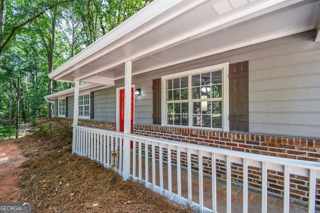 110 E Country Woods Drive, Covington, GA 30016