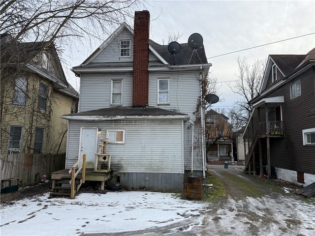 326 W Cunningham St, City Of But Sw, PA 16001