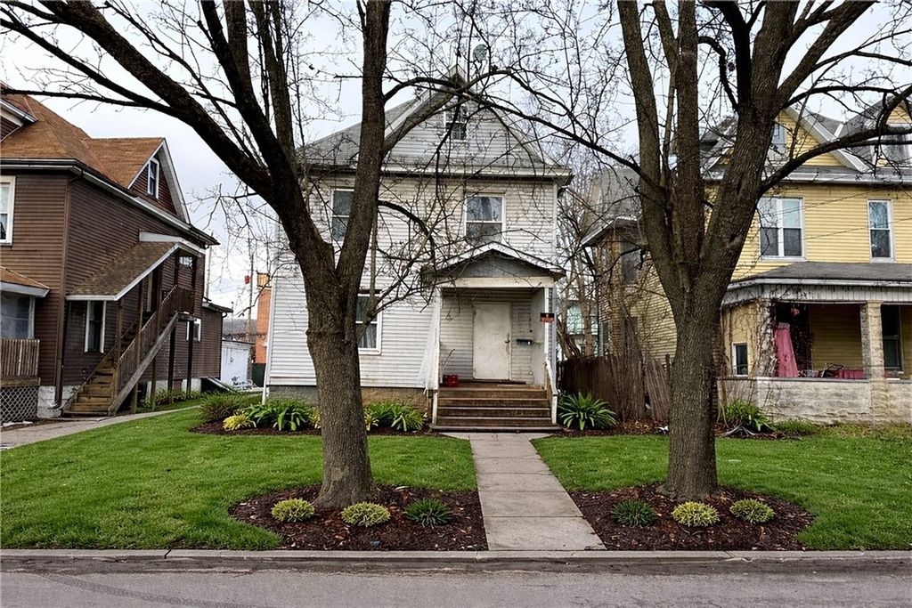 326 W Cunningham St, City Of But Sw, PA 16001