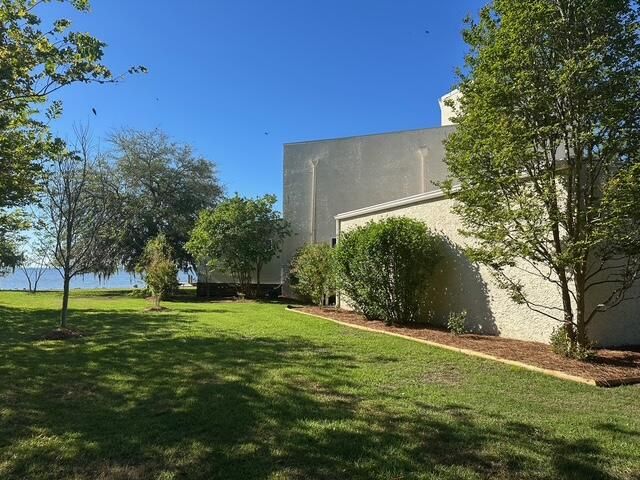 171 Dolphin Cove, Freeport, FL 32439