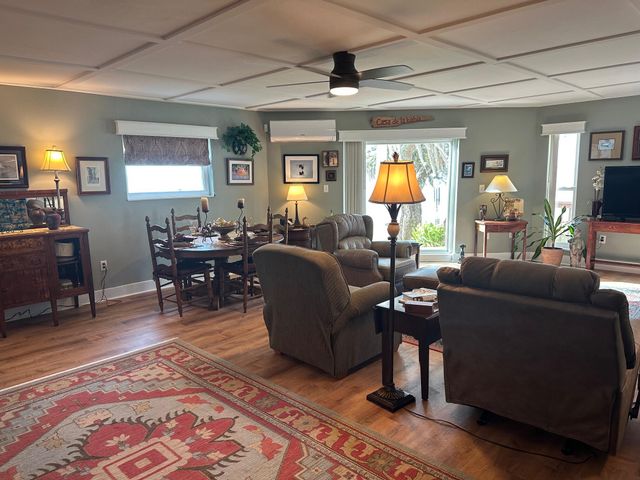 171 Dolphin Cove, Freeport, FL 32439