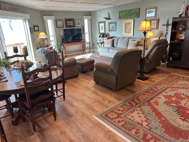 171 Dolphin Cove, Freeport, FL 32439