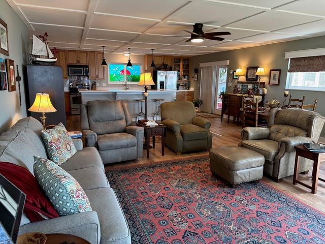 171 Dolphin Cove, Freeport, FL 32439