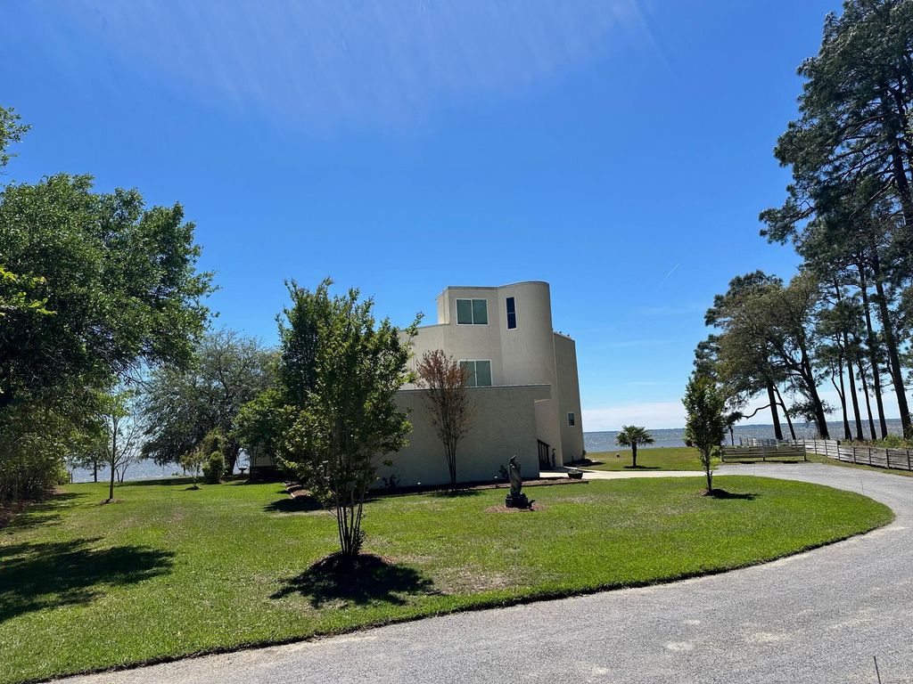 171 Dolphin Cove, Freeport, FL 32439