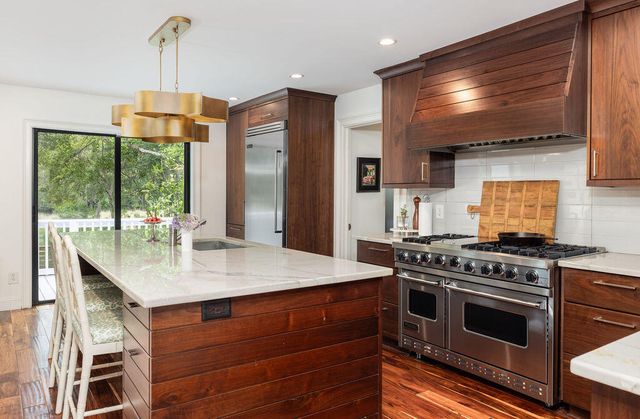 37 Fort Royal Avenue, Charleston, SC 29407