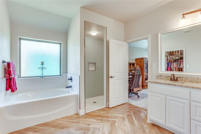1000 Churchill Lane, Millsap, TX 76066