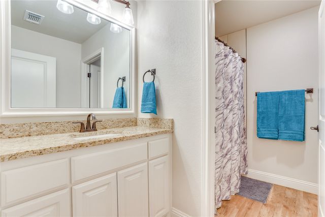 1000 Churchill Lane, Millsap, TX 76066