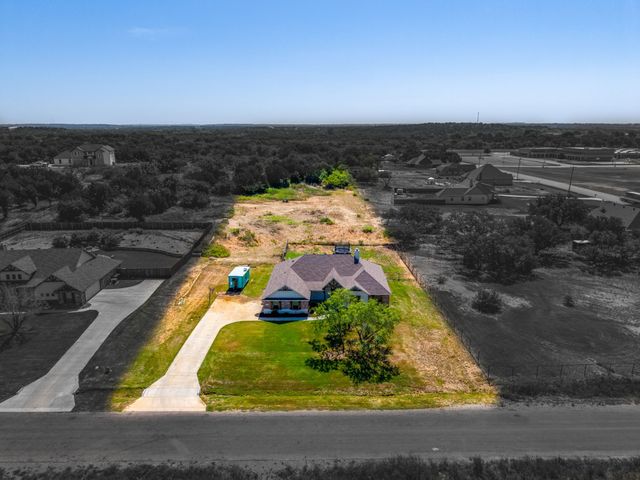 1000 Churchill Lane, Millsap, TX 76066