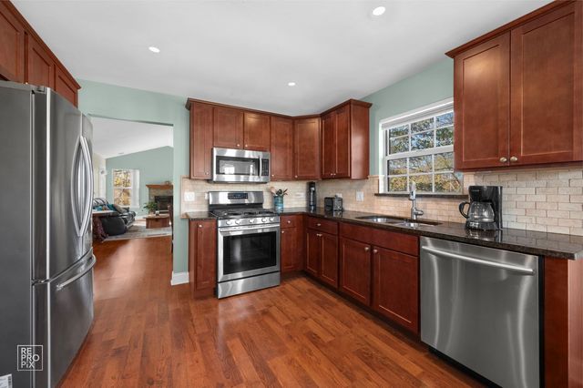 2810 Belle Lane, Schaumburg, IL 60193