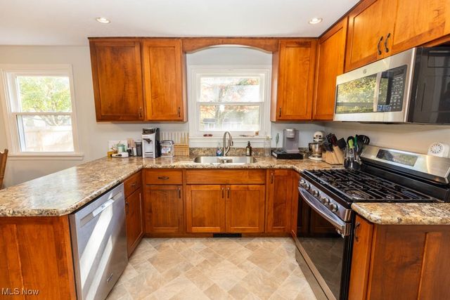 1085 Novak Road, Grafton, OH 44044