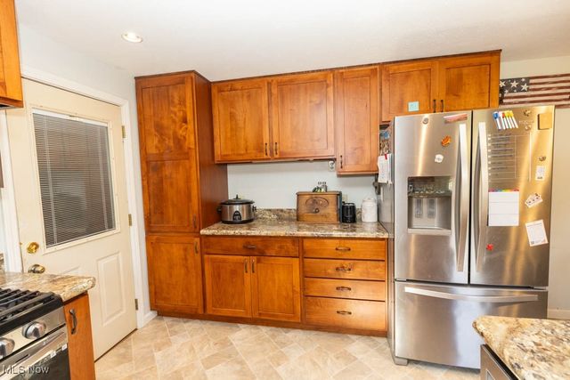 1085 Novak Road, Grafton, OH 44044