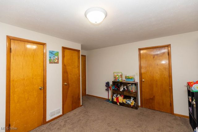 1085 Novak Road, Grafton, OH 44044