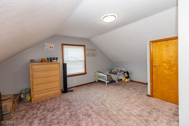 1085 Novak Road, Grafton, OH 44044