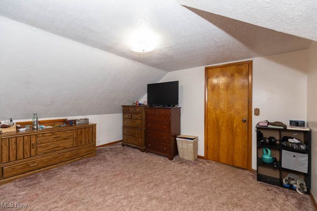 1085 Novak Road, Grafton, OH 44044