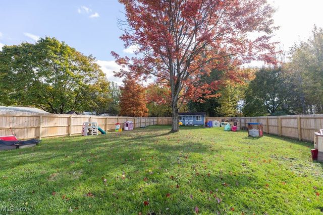 1085 Novak Road, Grafton, OH 44044