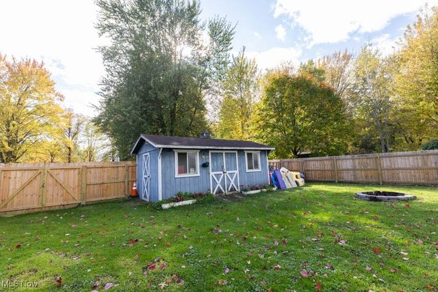 1085 Novak Road, Grafton, OH 44044