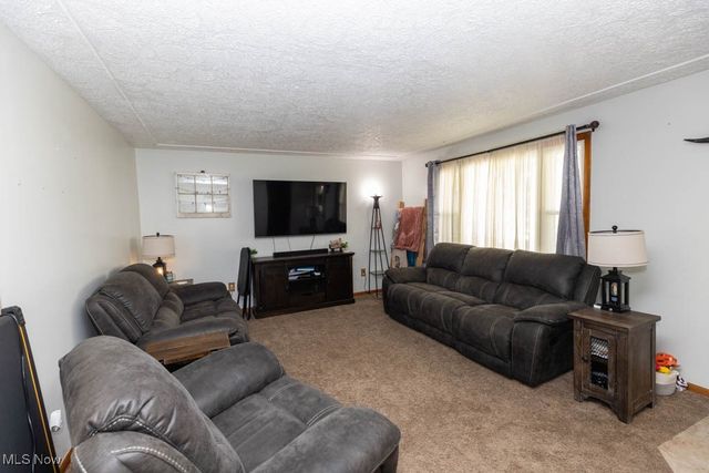 1085 Novak Road, Grafton, OH 44044