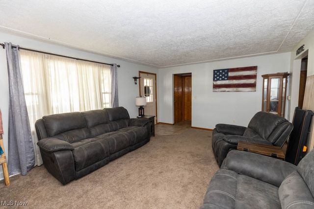 1085 Novak Road, Grafton, OH 44044