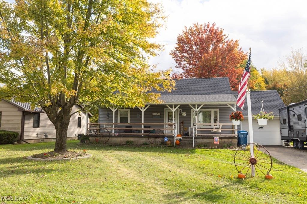 1085 Novak Road, Grafton, OH 44044