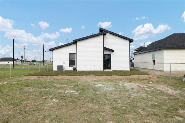405 Merida Avenue, Donna, TX 78537
