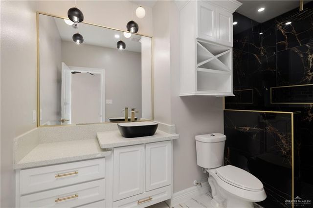 405 Merida Avenue, Donna, TX 78537