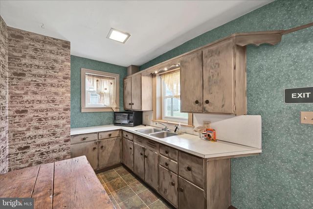 8491 LANCASTER AVE, Bethel, PA 19507