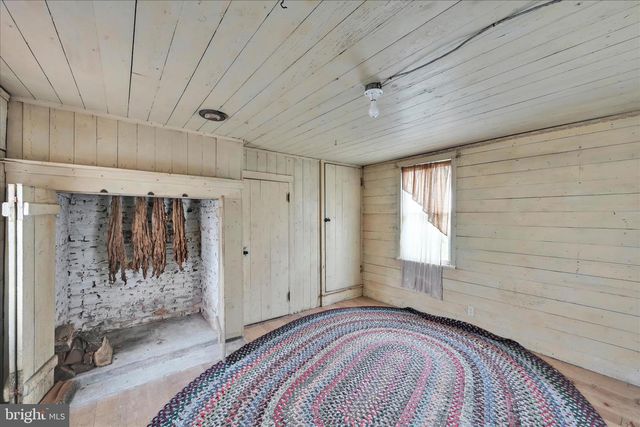 8491 LANCASTER AVE, Bethel, PA 19507