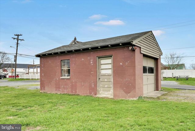8491 LANCASTER AVE, Bethel, PA 19507