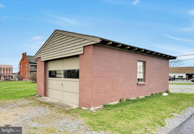 8491 LANCASTER AVE, Bethel, PA 19507