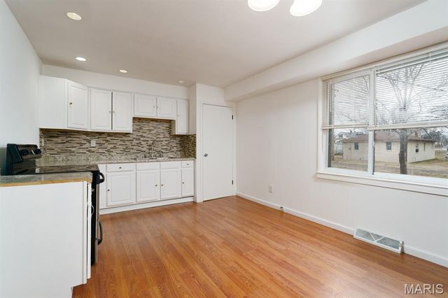 1735 Rhodes Street, Madison, IL 62060