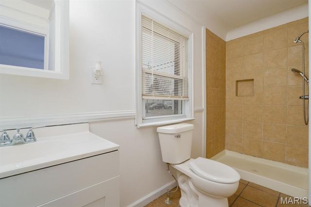 1735 Rhodes Street, Madison, IL 62060