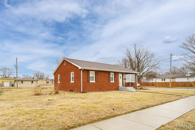 1735 Rhodes Street, Madison, IL 62060