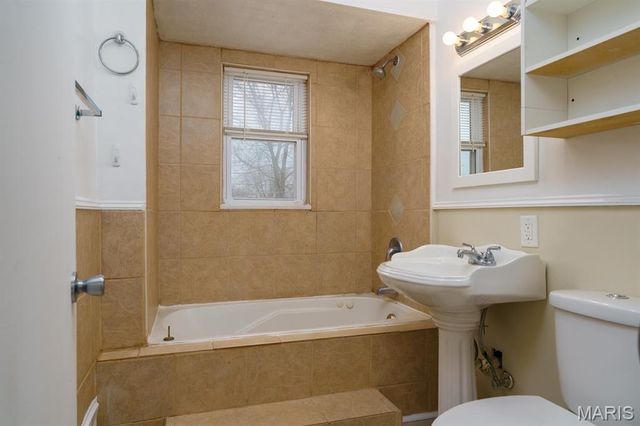 1735 Rhodes Street, Madison, IL 62060