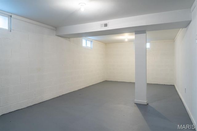 1735 Rhodes Street, Madison, IL 62060