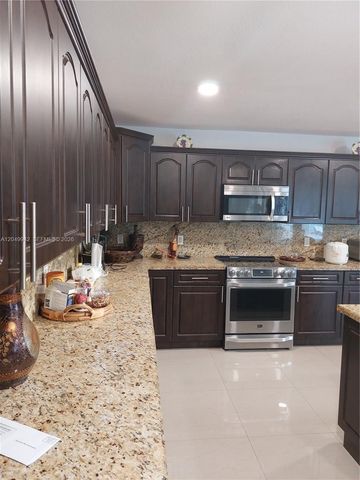 24460 SW 194th Ave, Homestead, FL 33031