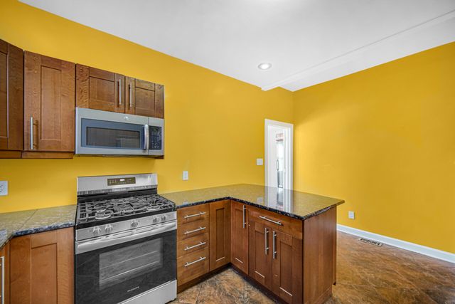 2033 Davidson Place, Whiting, IN 46394