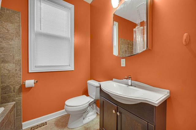 2033 Davidson Place, Whiting, IN 46394