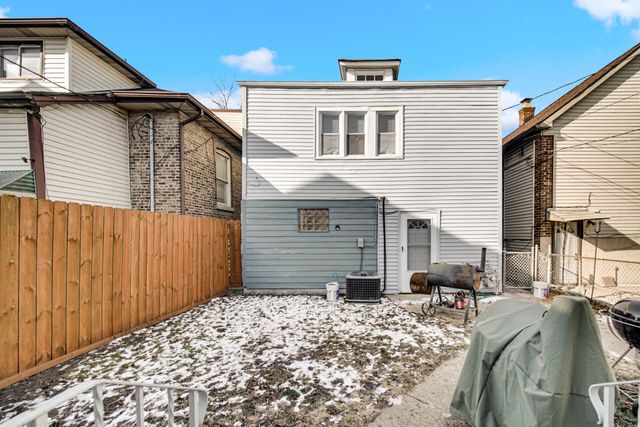 2033 Davidson Place, Whiting, IN 46394