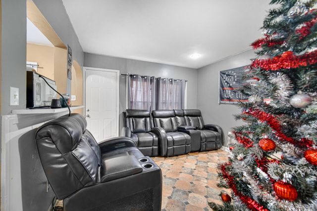 2033 Davidson Place, Whiting, IN 46394