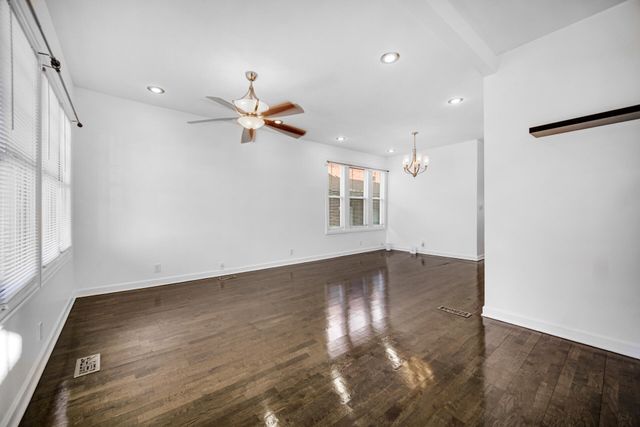 2033 Davidson Place, Whiting, IN 46394