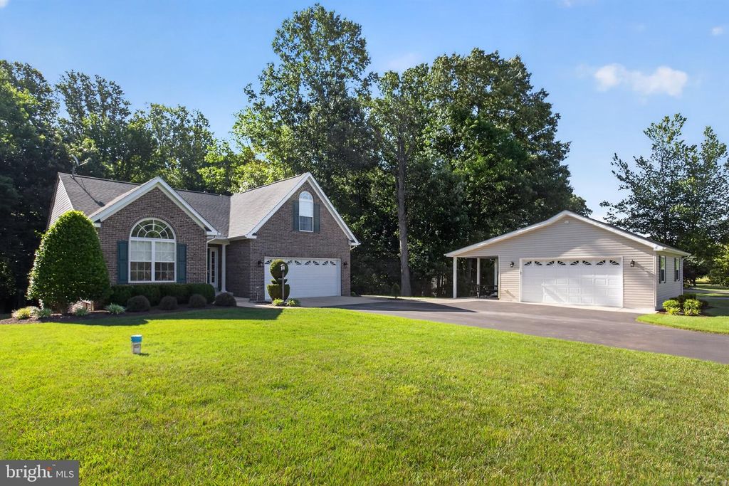 Image 2 of property listing at 11340 FAIR FOUNTAIN RD, La Plata, MD 20646