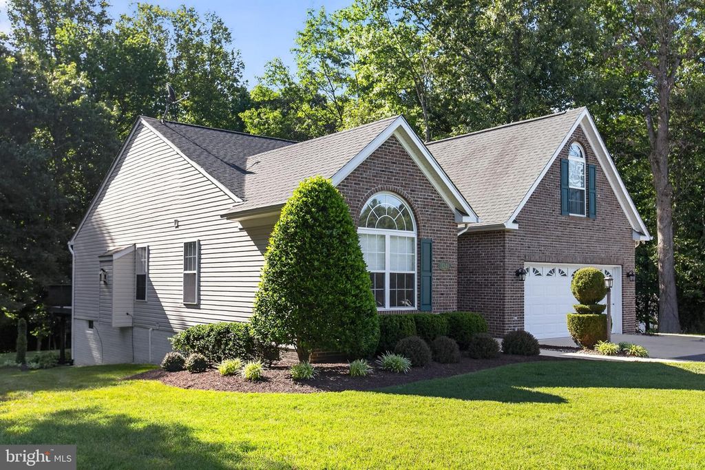 Image 4 of property listing at 11340 FAIR FOUNTAIN RD, La Plata, MD 20646