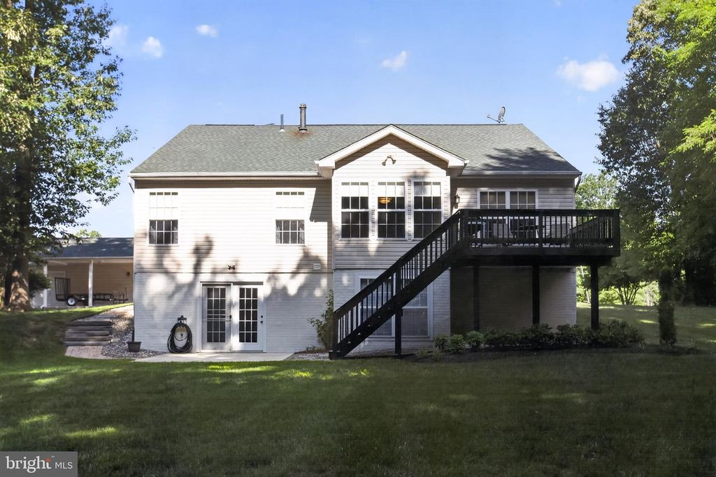 Image 6 of property listing at 11340 FAIR FOUNTAIN RD, La Plata, MD 20646