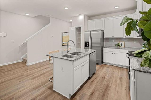 4287 Notting Hill Drive, Atlanta, GA 30331