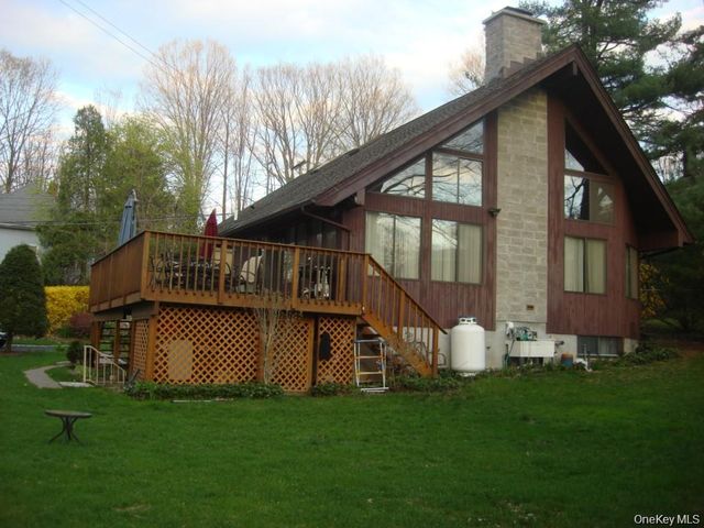 17 Sherwood Road, Cortlandt Manor, NY 10567